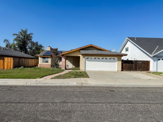 3624 Eddy Avenue, Clovis, CA 93612