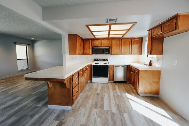 3624 Eddy Avenue, Clovis, CA 93612