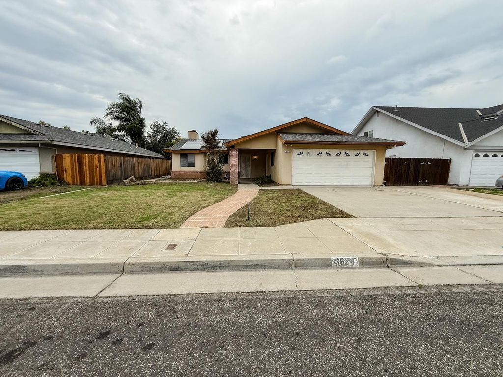 3624 Eddy Avenue, Clovis, CA 93612