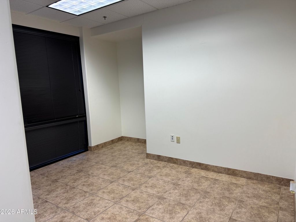 912 W CHANDLER Boulevard B6, Chandler, AZ 85225 — photo 3