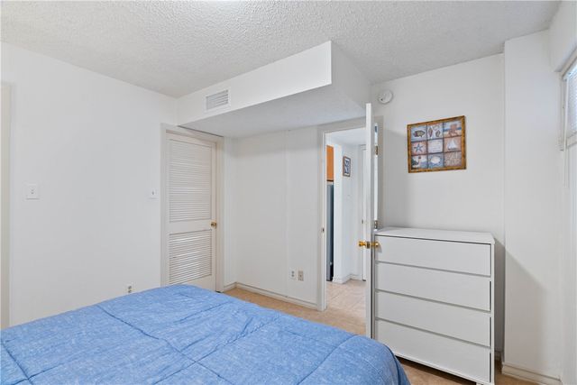 4000 Surfside Blvd 206, Corpus Christi, TX 78402