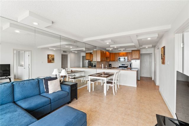 4000 Surfside Blvd 206, Corpus Christi, TX 78402