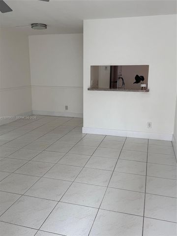 1001 Twin lakes Dr. 29-D, Coral Springs, FL 33071