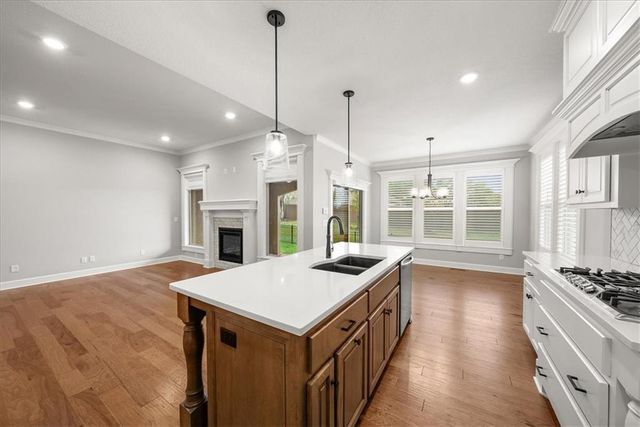 2110 NW Ashurst Drive, Lee's Summit, MO 64081