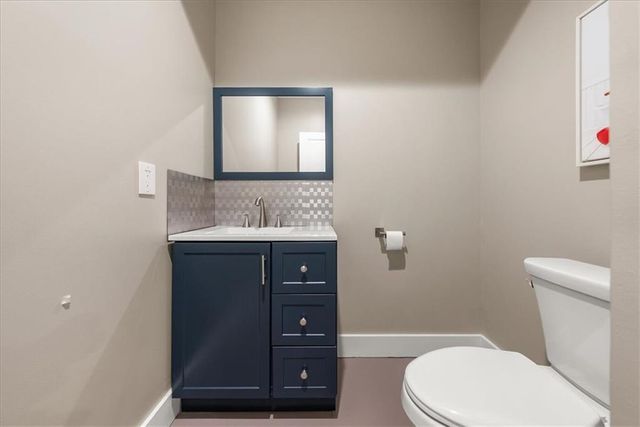 2110 NW Ashurst Drive, Lee's Summit, MO 64081