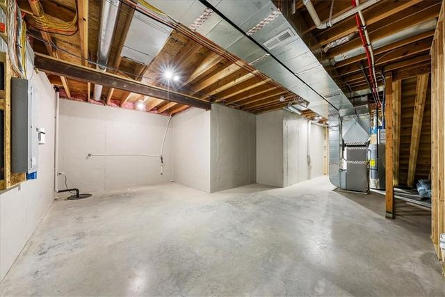 2110 NW Ashurst Drive, Lee's Summit, MO 64081