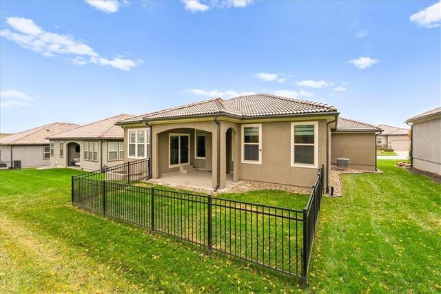 2110 NW Ashurst Drive, Lee's Summit, MO 64081