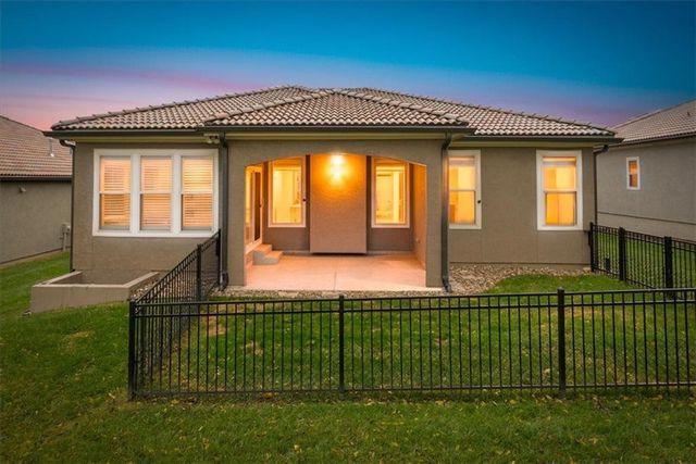 2110 NW Ashurst Drive, Lee's Summit, MO 64081