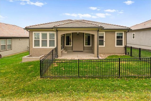 2110 NW Ashurst Drive, Lee's Summit, MO 64081