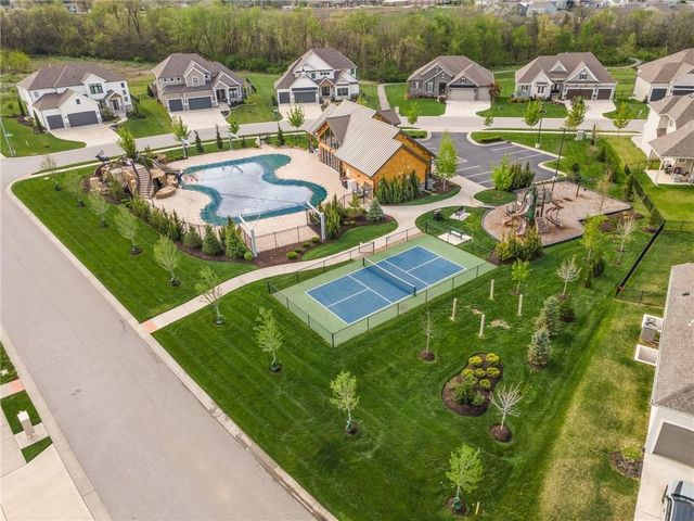 2110 NW Ashurst Drive, Lee's Summit, MO 64081