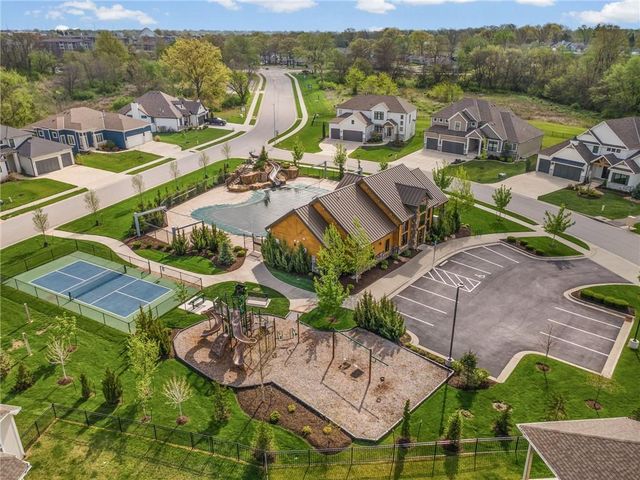 2110 NW Ashurst Drive, Lee's Summit, MO 64081