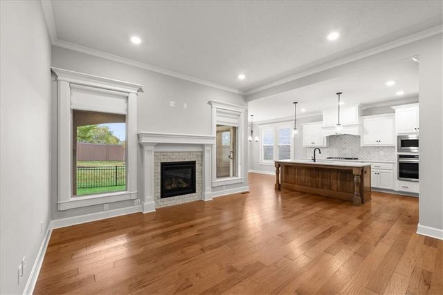 2110 NW Ashurst Drive, Lee's Summit, MO 64081