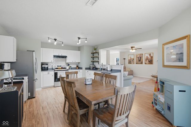 640 Streamside Drive, Greenfield, IN 46140