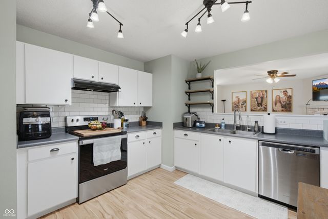 640 Streamside Drive, Greenfield, IN 46140