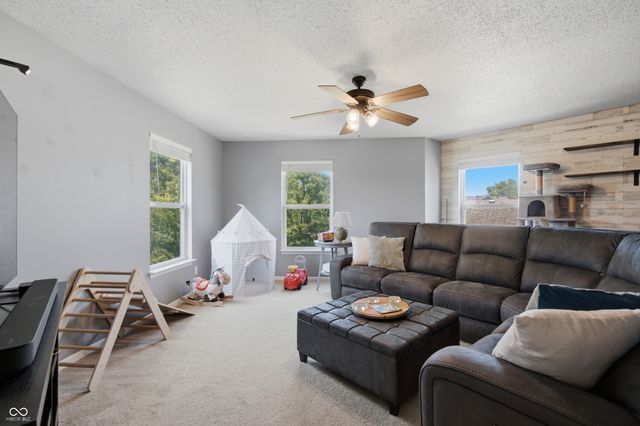 640 Streamside Drive, Greenfield, IN 46140
