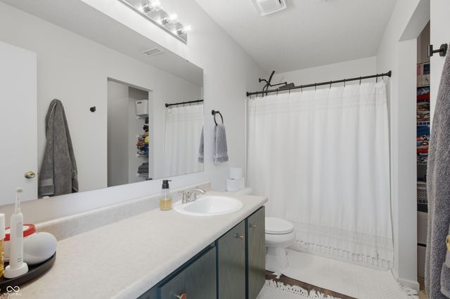 640 Streamside Drive, Greenfield, IN 46140