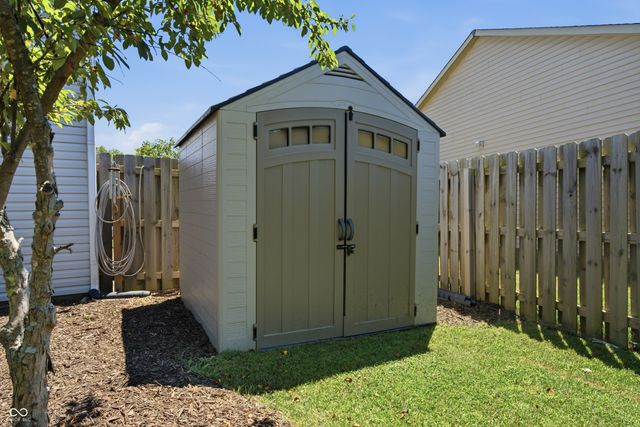 640 Streamside Drive, Greenfield, IN 46140