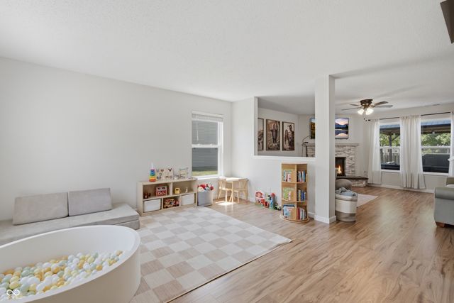 640 Streamside Drive, Greenfield, IN 46140