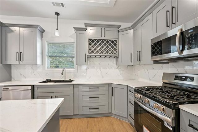 32 Pine Street, Porterdale, GA 30014