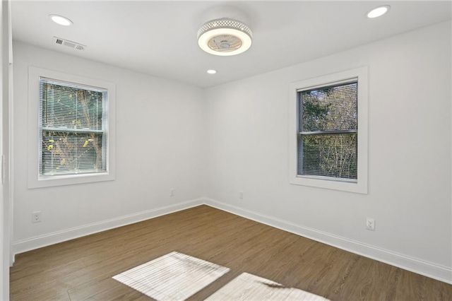 32 Pine Street, Porterdale, GA 30014