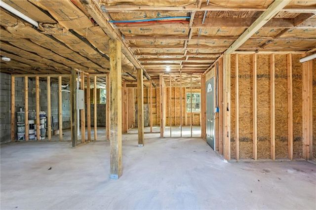 32 Pine Street, Porterdale, GA 30014