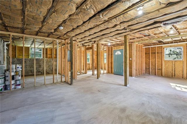 32 Pine Street, Porterdale, GA 30014