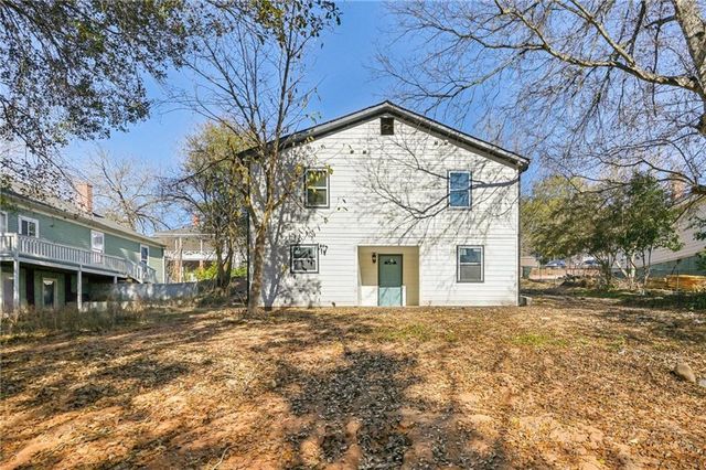 32 Pine Street, Porterdale, GA 30014