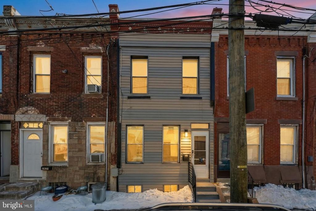 Image 1 of property listing at 2613 AMBER ST, Philadelphia, PA 19125