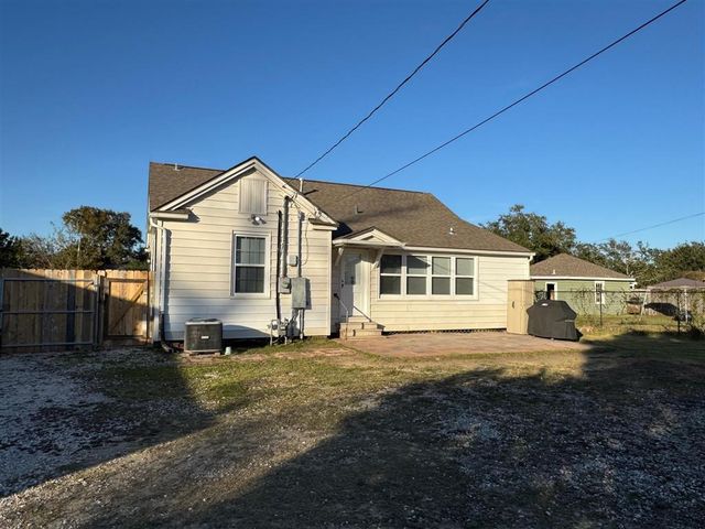 1114 10th Street, Lake Charles, LA 70601