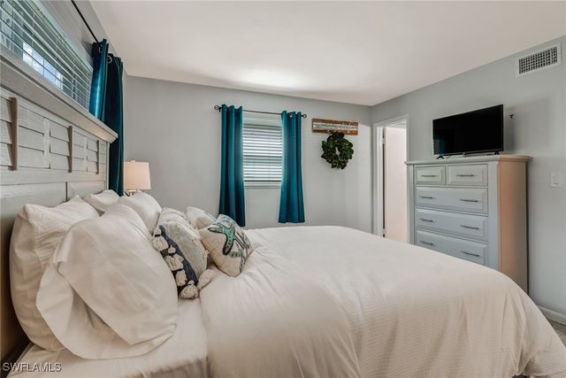 1351 Curlew AVE 104, Naples, FL 34102