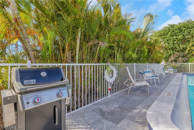 1351 Curlew AVE 104, Naples, FL 34102