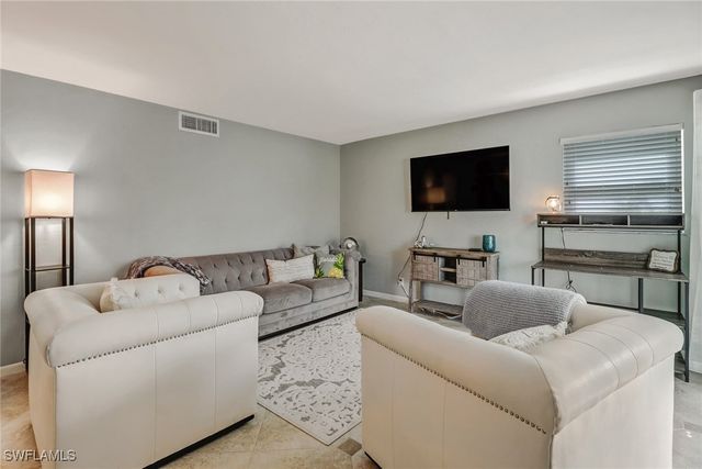 1351 Curlew AVE 104, Naples, FL 34102