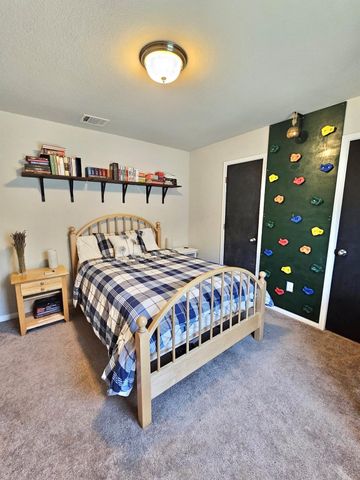241 Eagle Brook LN, Buda, TX 78610