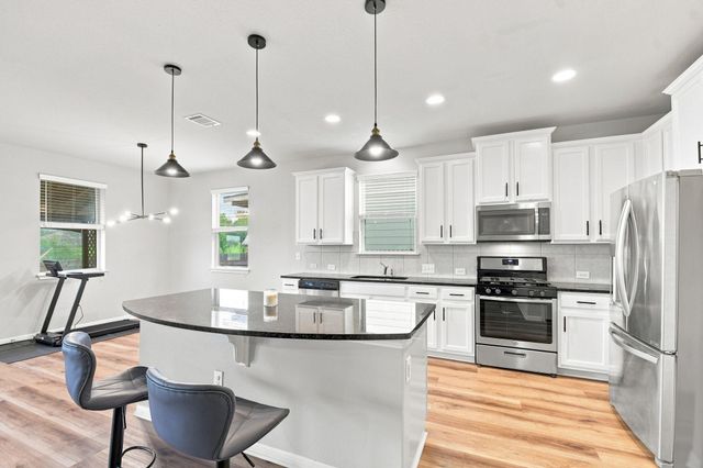 241 Eagle Brook LN, Buda, TX 78610
