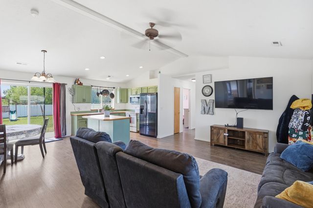 514 E Norma Lee Ave, Medical Lake, WA 99022