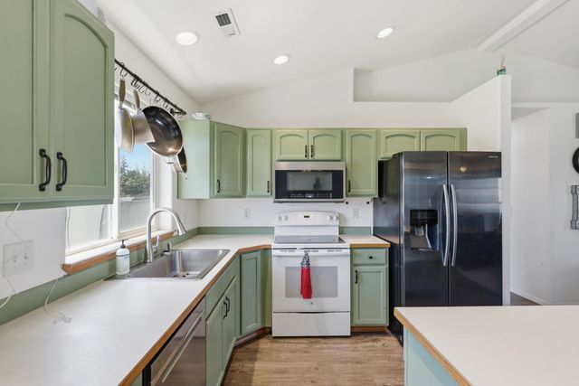 514 E Norma Lee Ave, Medical Lake, WA 99022