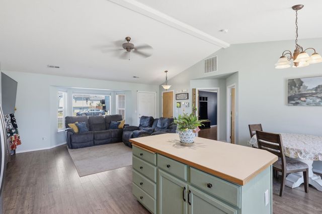 514 E Norma Lee Ave, Medical Lake, WA 99022