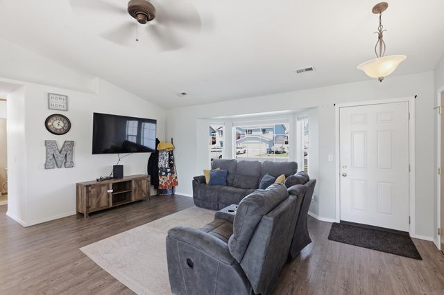 514 E Norma Lee Ave, Medical Lake, WA 99022