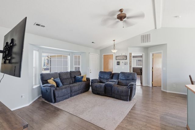 514 E Norma Lee Ave, Medical Lake, WA 99022