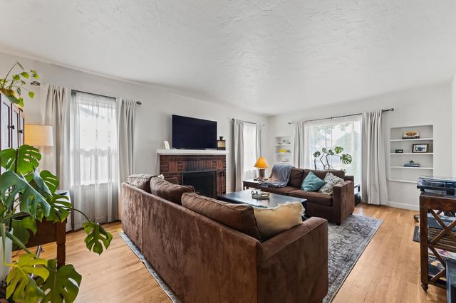 526 E Michigan Avenue, Fresno, CA 93704