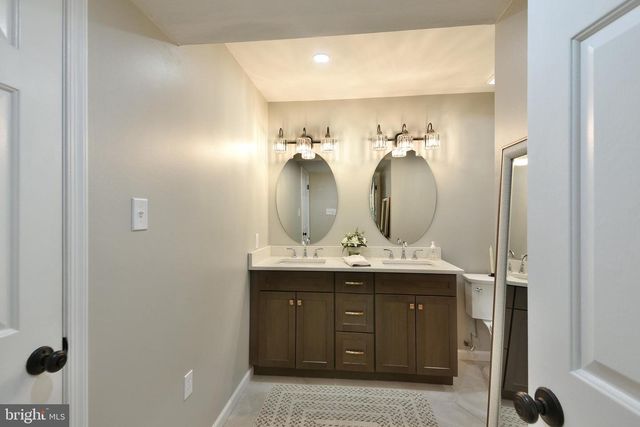 172 MEADOWVIEW CT, Langhorne, PA 19047