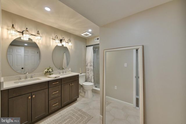 172 MEADOWVIEW CT, Langhorne, PA 19047