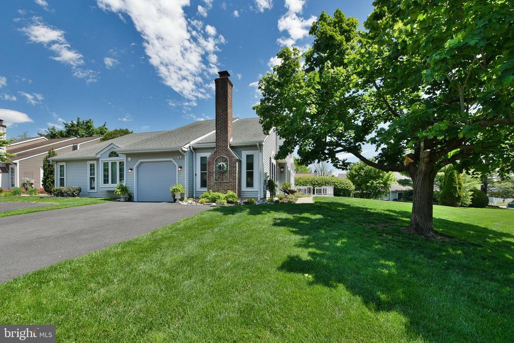 172 MEADOWVIEW CT, Langhorne, PA 19047
