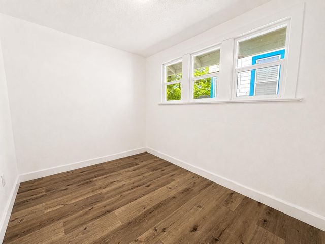 2125 E Myrtle St, Stockton, CA 95205