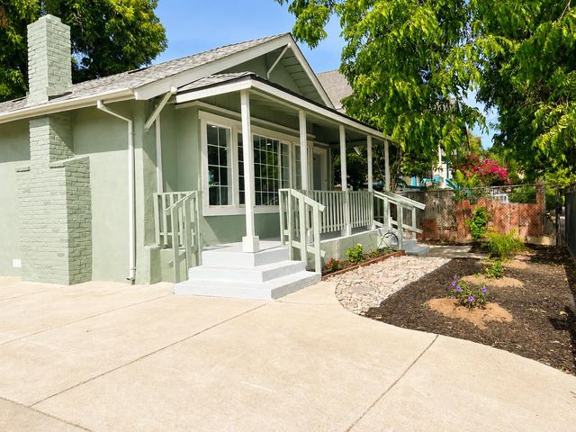 2125 E Myrtle St, Stockton, CA 95205