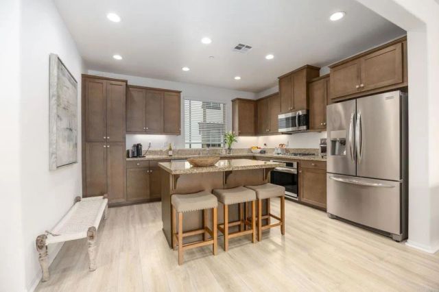 2227 Solara Lane, Vista, CA 92081