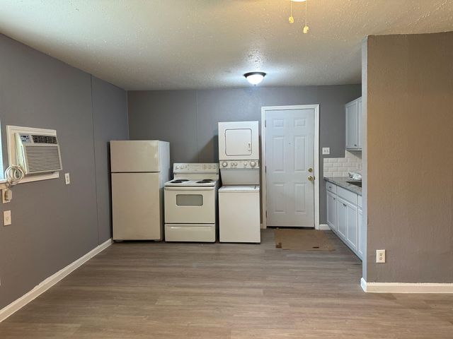 8010 Roswell Street 3, Houston, TX 77022