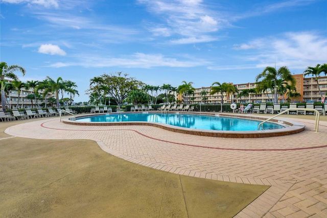 2030 Newcastle B, Boca Raton, FL 33434