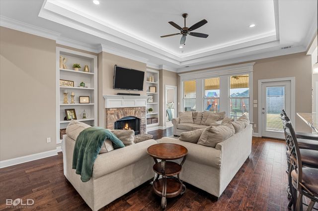 327 Ouchita Lane, Bossier City, LA 71112