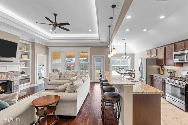 327 Ouchita Lane, Bossier City, LA 71112